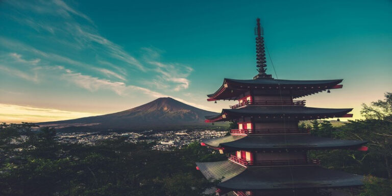 why is everyone traveling to japan in 2025
