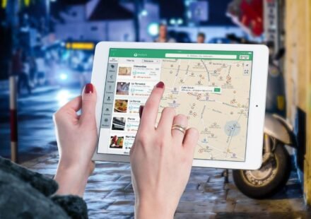 7 Best Travel Apps to Make Your Next Trip Effortless